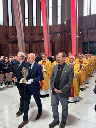 18.10.2025 – Relikwie bł. Stanisława Kostki Starowieyskiego w Świątyni Opatrzności Bożej w Warszawie