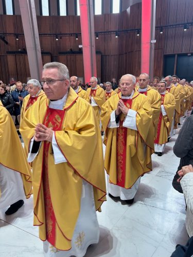 18.10.2025 – Relikwie bł. Stanisława Kostki Starowieyskiego w Świątyni Opatrzności Bożej w Warszawie