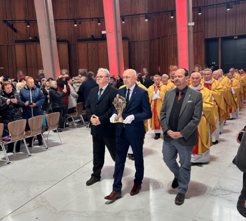 18.10.2025 – Relikwie bł. Stanisława Kostki Starowieyskiego w Świątyni Opatrzności Bożej w Warszawie